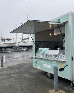 La petite crêperie devant Harken